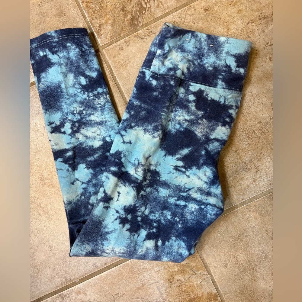 🍭SO Tie-Dye Leggings